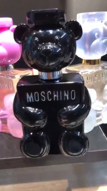 Toy Boy de Moschino